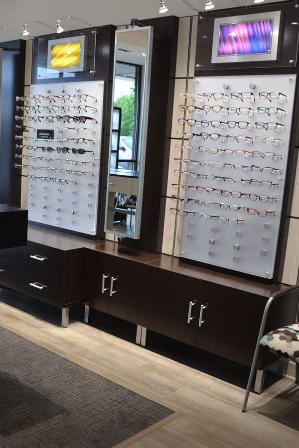 Fashionable Glasses and Eyewear